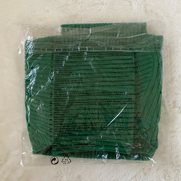 NWT Green Cropped Ribbed Knit Turtleneck Sweater | H&M - Picture 7 of 15